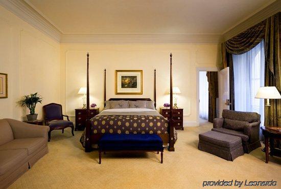 Discovery Panama City Room photo